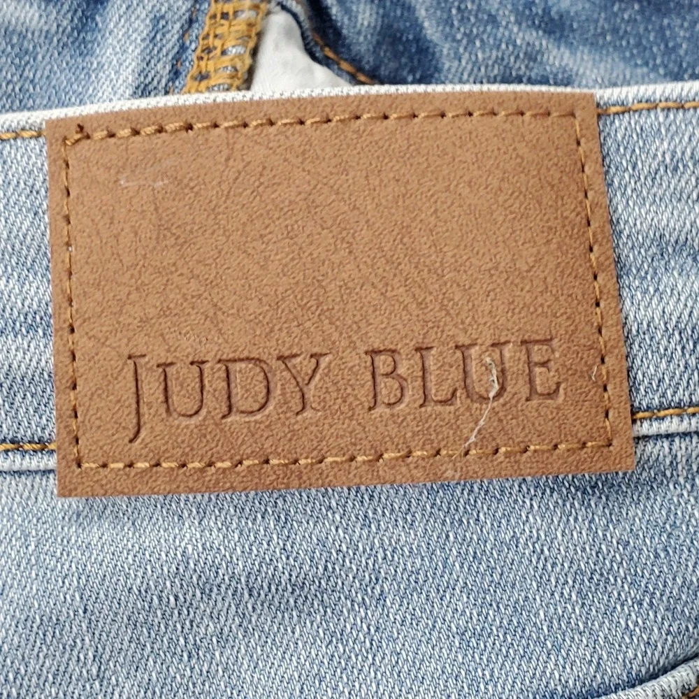 Judy Blue Women Shorts 1XL Light Blue Denim Cuffed JB150205 6